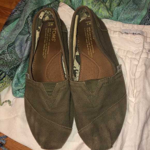 Grey TOMS - Picture 2 of 3